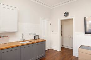 Stylish West End 1-Bed - Prime Location