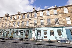 Stylish West End 1-Bed - Prime Location