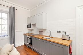 Stylish West End 1-Bed - Prime Location