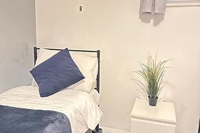 Apartment Sleeps 4 With Parking