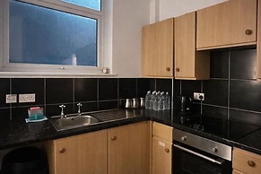 Apartment Sleeps 4 With Parking