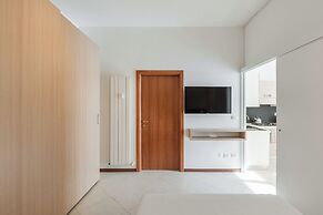 Light-Filled Flat by Wonderful Italy