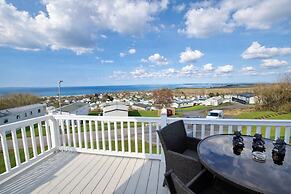 Caravan Sleeps 6 - Sea Views, Parking, Pets