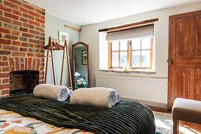 Beautiful Two BD Cottage in Oxfordshire