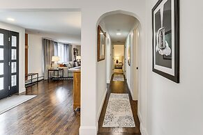 Charming Connecticut Hideaway: Year-round Fun!