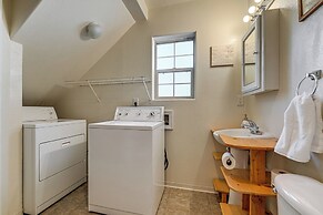 Patio & Game Room! Cozy Studio Near Oregon Caves