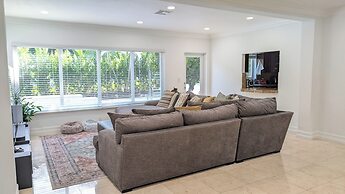 Coral Gables Vacation House with Pool