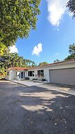 Coral Gables Vacation House with Pool