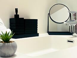 Downtown Toronto Hotel and Suites