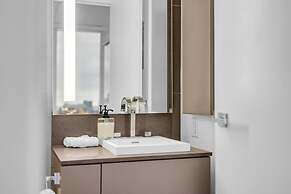 Downtown Toronto Hotel and Suites