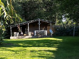 Charming Garden Holiday Home for 6