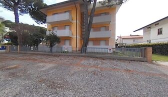 Flat Steps From the sea and Center