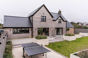 Spacious Countryside Home Yoga Studio