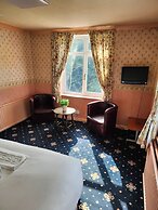 The Limes Hotel