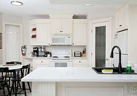 Arbour Crest by Grenadier Luxury suites