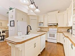 Arbour Crest by Grenadier Luxury suites