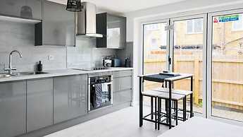 Amythest 4BR all With Ensuite Parking