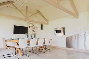 TYE Barn 5BR With Games Room Pet Friendly