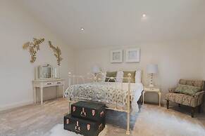 TYE Barn 5BR With Games Room Pet Friendly