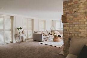 TYE Barn 5BR With Games Room Pet Friendly