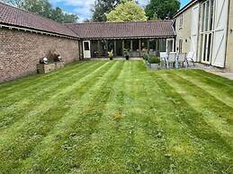 TYE Barn 5BR With Games Room Pet Friendly