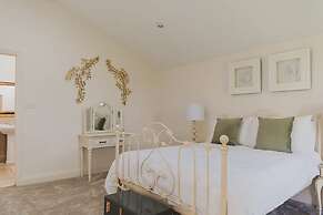 TYE Barn 5BR With Games Room Pet Friendly