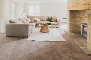 TYE Barn 5BR With Games Room Pet Friendly