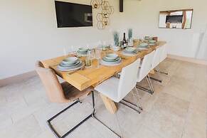 TYE Barn 5BR With Games Room Pet Friendly