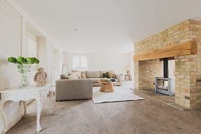TYE Barn 5BR With Games Room Pet Friendly