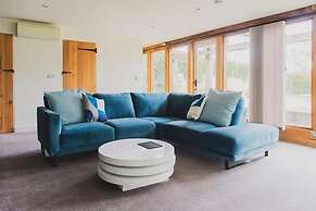 TYE Barn 5BR With Games Room Pet Friendly