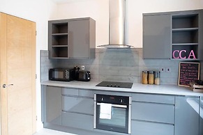 Quartz 2BR Apart With Garden NR Abbey Stadium