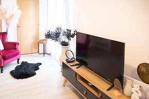 Quartz 2BR Apart With Garden NR Abbey Stadium