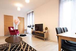 Quartz 2BR Apart With Garden NR Abbey Stadium