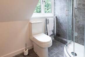 Quartz 2BR Apart With Garden NR Abbey Stadium