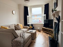 Riverside Cambridge House - Garden Log Burner Waterfront View