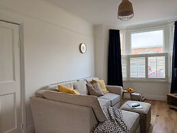 Riverside Cambridge House - Garden Log Burner Waterfront View