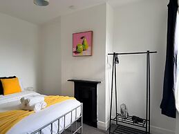 Riverside Cambridge House - Garden Log Burner Waterfront View