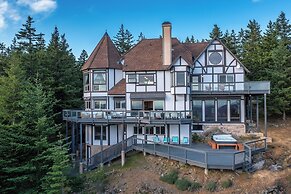 Empress Island Manor