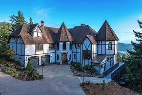Empress Island Manor