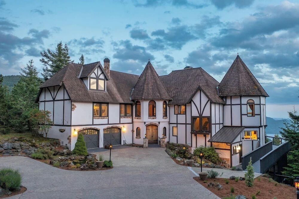 Empress Island Manor
