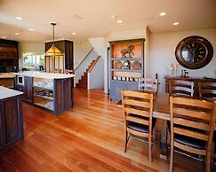 Empress Island Manor