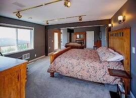 Empress Island Manor