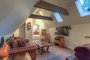Empress Island Manor