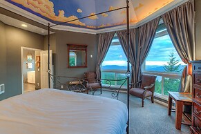 Empress Island Manor