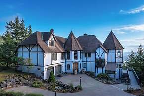 Empress Island Manor