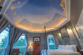 Empress Island Manor