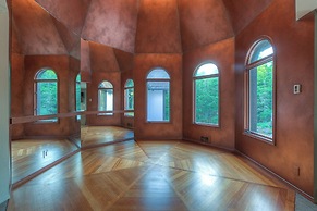 Empress Island Manor