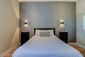 Inviting 2BR Basement Suite - Downtown