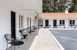 7 Gables Motel