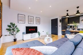 Modern 2-bed Flat in Central Leeds - Sleeps 6